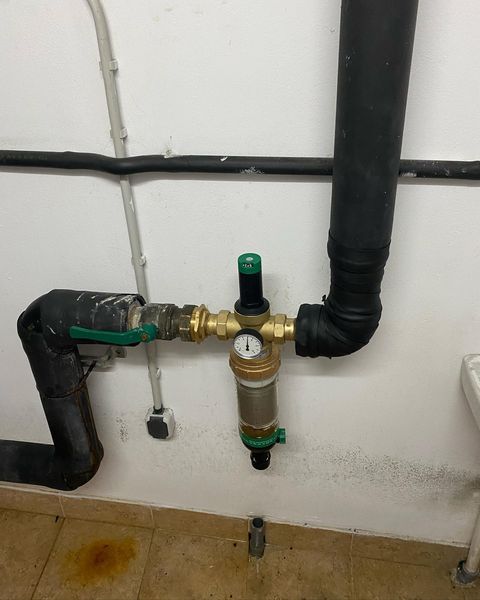 Fontanero experto en reparaciones urgentes de fontanería en Errentería